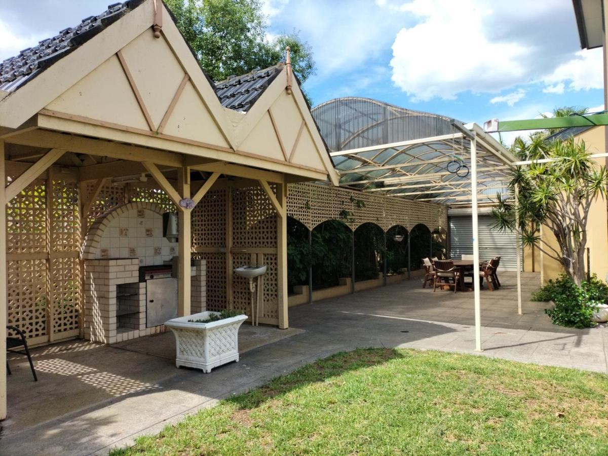 12 Mins To Mel Airport-Good Wood House Apartment St Albans Exterior photo